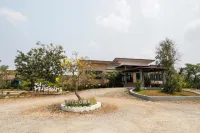 T Resort Hotel a 