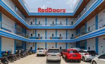 RedDoorz Plus Near Palembang Icon Mall 2