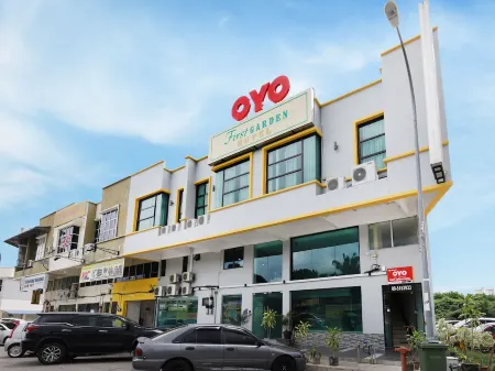OYO 44043 First Garden Hotel