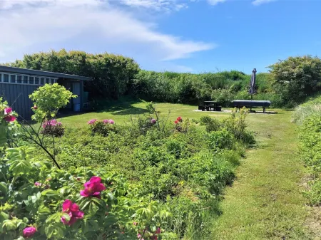"Gottfreda" - 330m to the Fjord Отели в г. Hvide Sande