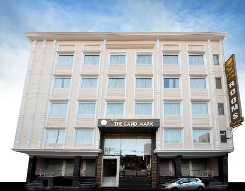 Hotel Landmark Near Golden Temple - parcheggio