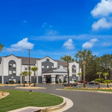 Best Western Bradbury Inn Suites