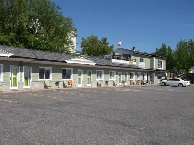 Haileybury Beach Motel Hotel di Haileybury