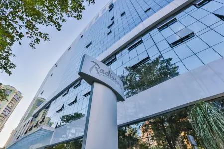 Radisson Hotel Barra Rio de Janeiro Отели рядом с достопримечательностью «Metropolitan»