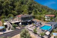 Anmian Suites Hotels in Elia