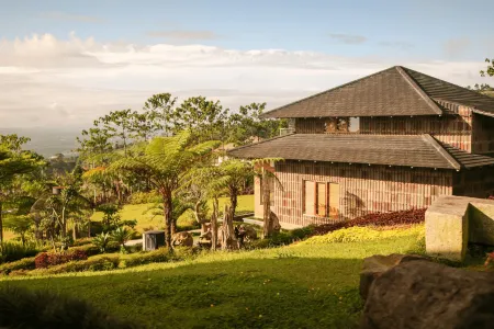 Villa Genteng Bogor Mountain Villas & Resort Отели рядом с достопримечательностью «Camphulucai»