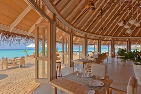 Milaidhoo Maldives Отели в г. Hirundoo