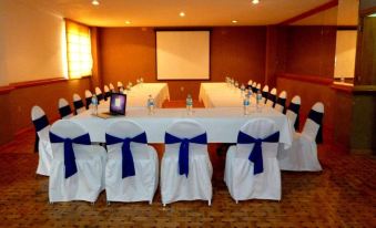 Hotel Excelencia de América - Housity