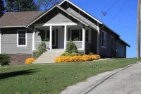 Riverfront Arkansas Retreat Near Fishing and Hiking! - Pet friendly