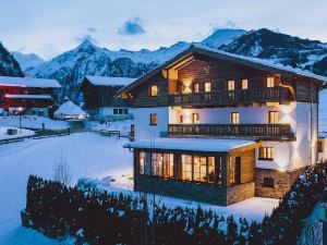 Serviced Luxury Chalet Evi, Ski-in Ski-out