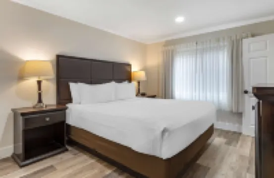 Best Western Carmels Town House Lodge