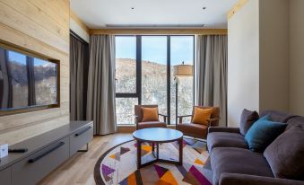 Yu Kiroro, Ski-in Ski-Out Luxury Residences