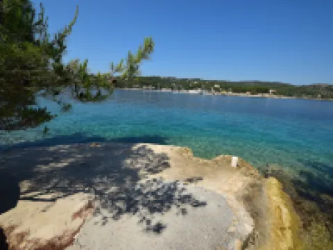 Parunov Hotels in Rogac