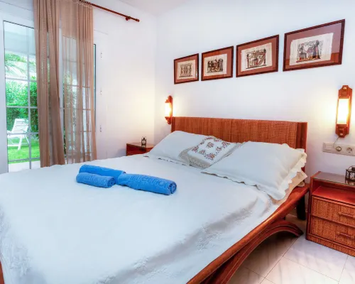 Villa Blanca Feliu Hotels in Pals