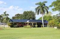 Country Road Motel Hotel a Queenton