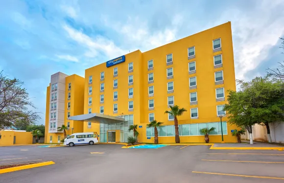 薩爾蒂洛蘇爾城市快捷酒店