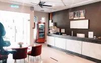 Karang Timur Motel Hotels in Куантан