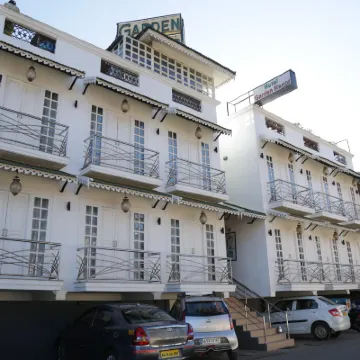 Garden Manor Hotels near Government Botanical Garden