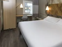 Ibis Tilburg Hotel dekat Library gebouw