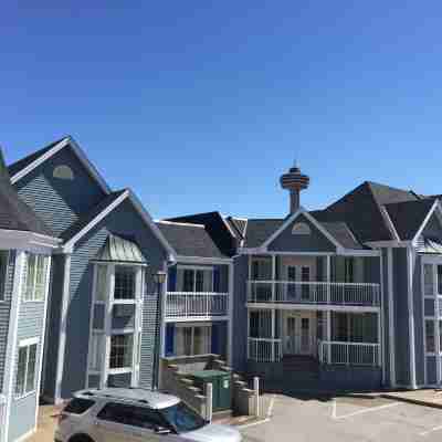 フォールズ ロッジ アンド スイーツ Hotel Exterior