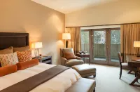 Knob Hill Inn - 3-Star