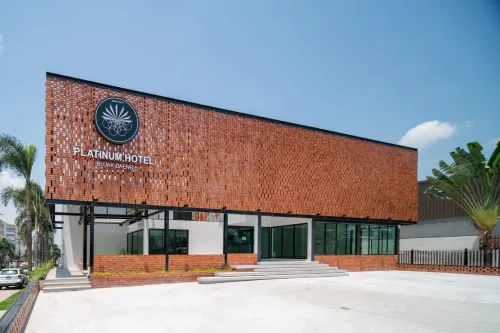 Platinum Hotel