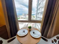 Centrio Tower w/ Netflix + WiFi Hotels in 