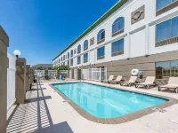 Wingate by Wyndham Sulphur Near Lake Charles - Pools