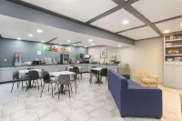 Quality Inn Newton at I-80 - breakfast