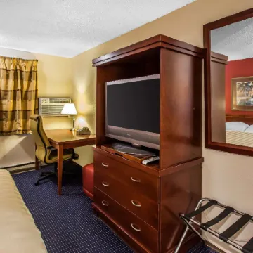 Rodeway Inn Seatac Hotels near Port of Seattle Office