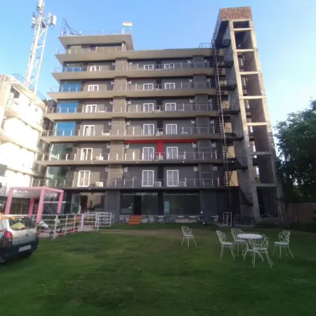 Hotel Aarkay Palace