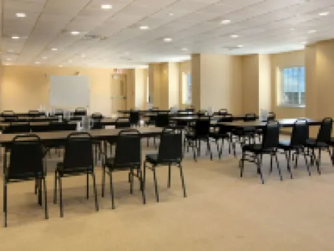 マイクロテル イン & スイーツ バイ ウィンダム クインシー ダウンタウン/リバー エリア クインシーのホテル