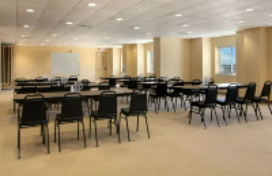 ไมโครเทล อินน์แอนด์สวีทส์ บาย วินด์แฮม ควินซี ดาวน์ทาวน์/ริเวอร์แอเรีย