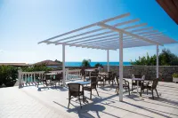 Poseidon Beach Hotel Các khách sạn ở Zaloggo