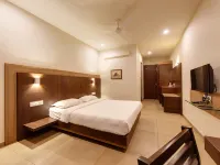 Hotel Classic Mid Town Hotels in Shindewadi