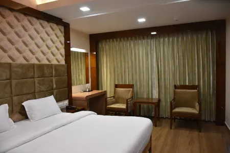 Sri Ram Grand Inn Отели рядом с достопримечательностью «Anna nagar park»