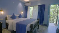Atmani Waterfront Resort Hotel di Cola