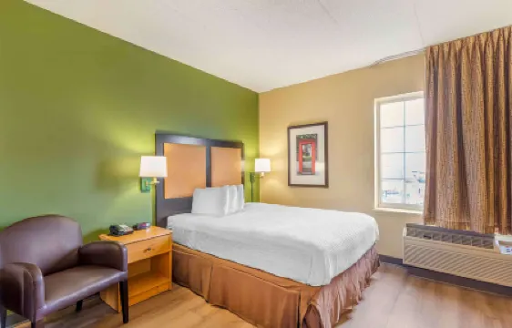 Extended Stay America Select Suites - Chicago - Lombard - Oakbrook