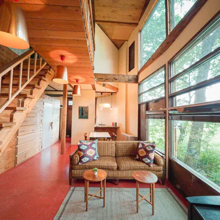 Oval Mountain Lodge