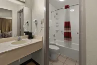 Red Roof Inn & Suites Cave City - 2-Star