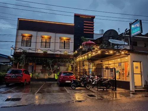 My Place Guest House Manado - Pensions