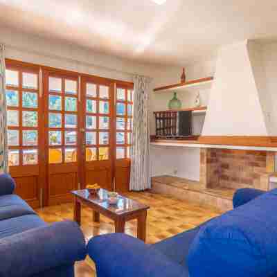 Clara M Rooms