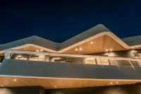 Made by the Sea Villas 8 Bdrm