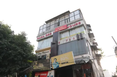 Goroomgo Metro Regency Lucknow (UP) Отели рядом со станцией Charbagh Railway Station