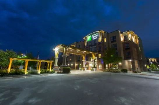 Holiday Inn Express & Suites Riverport Richmond by IHG