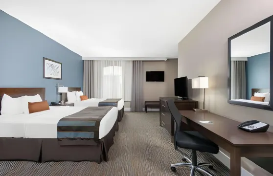 河畔旅館（A Riverside Inn Travelodge by Wyndham）