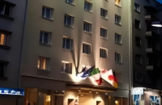 Queen's Astoria Design Hotel