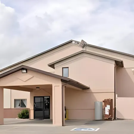 Super 8 by Wyndham Osceola IA