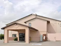 Super 8 by Wyndham Osceola IA Hotels in Osceola
