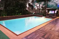 Shining Sand Beach Hotel - Beach